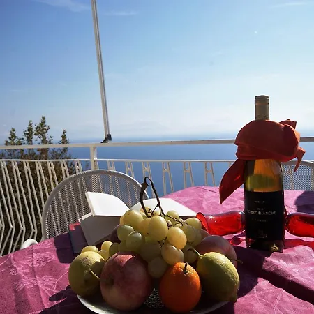Vista Mare Costarainera